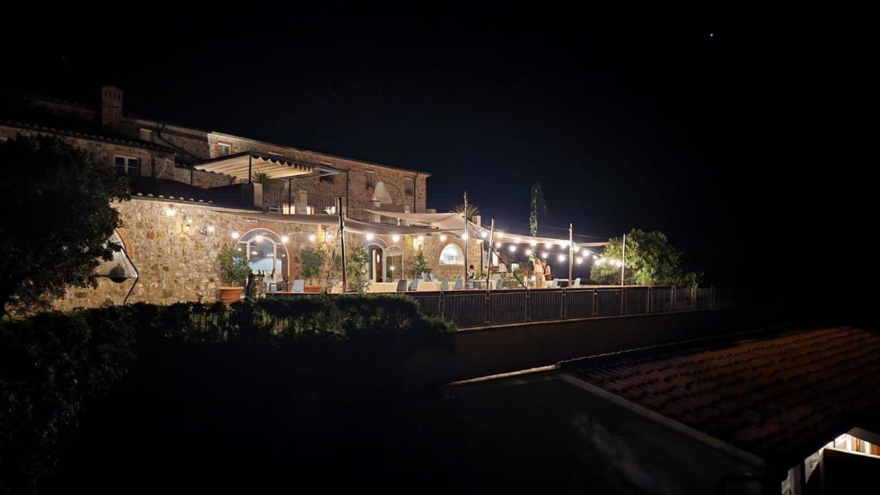 Vin Hotel - Wine Resort And Agriturismo 몬티에리 외부 사진