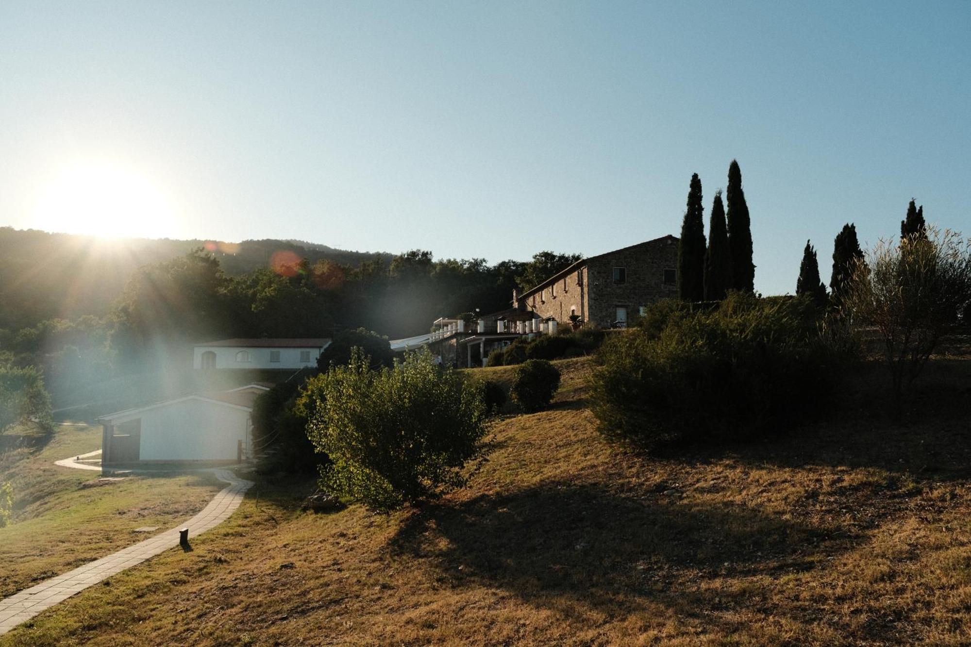 Vin Hotel - Wine Resort And Agriturismo 몬티에리 외부 사진