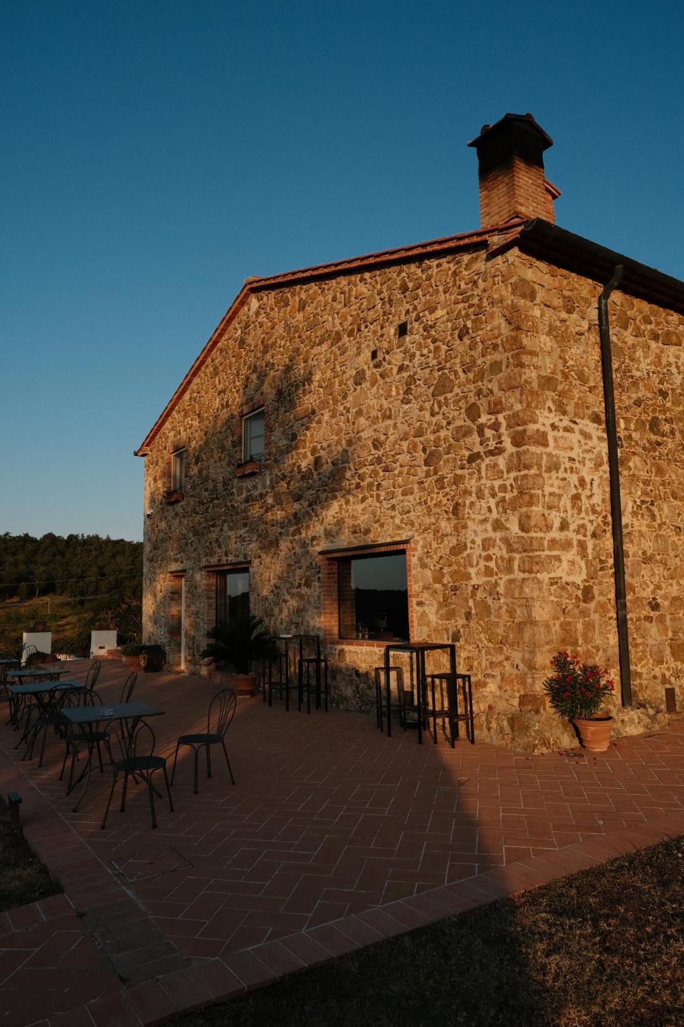 Vin Hotel - Wine Resort And Agriturismo 몬티에리 외부 사진