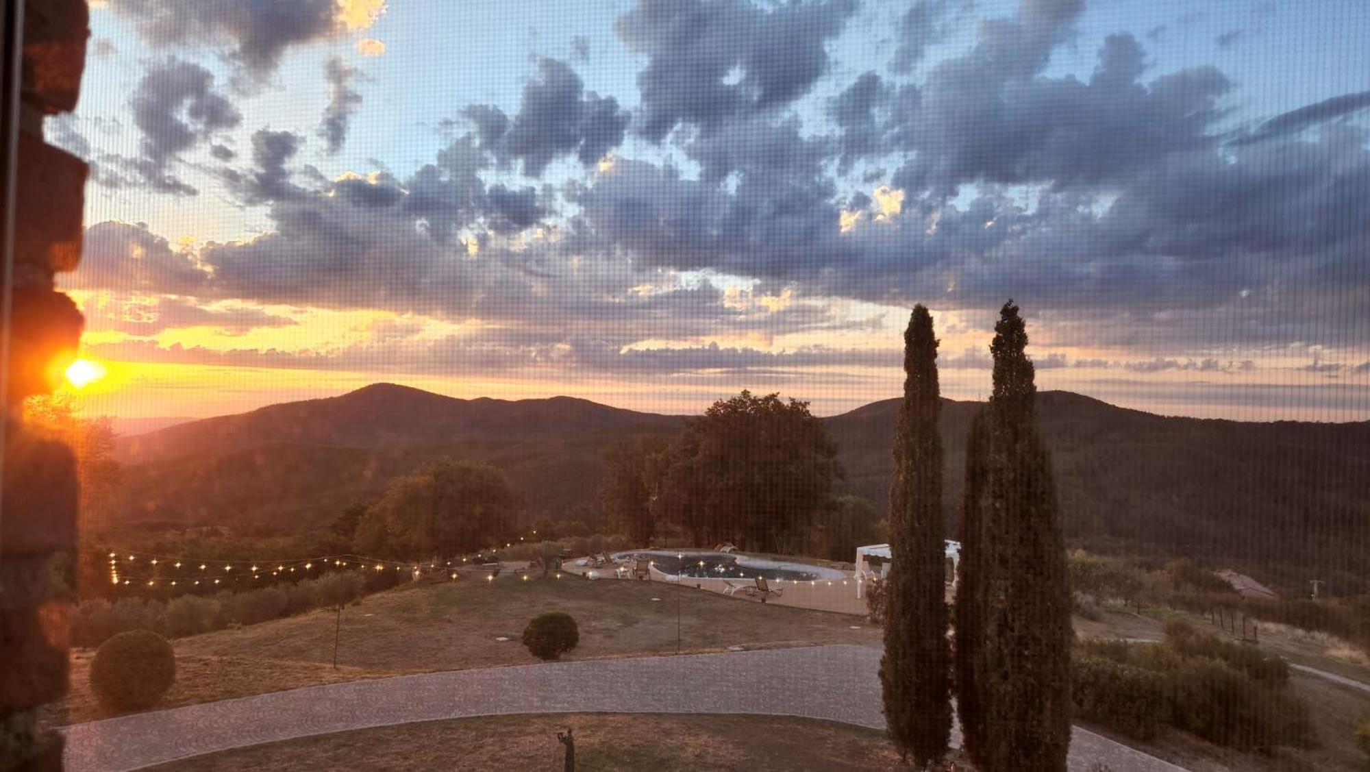 Vin Hotel - Wine Resort And Agriturismo 몬티에리 외부 사진