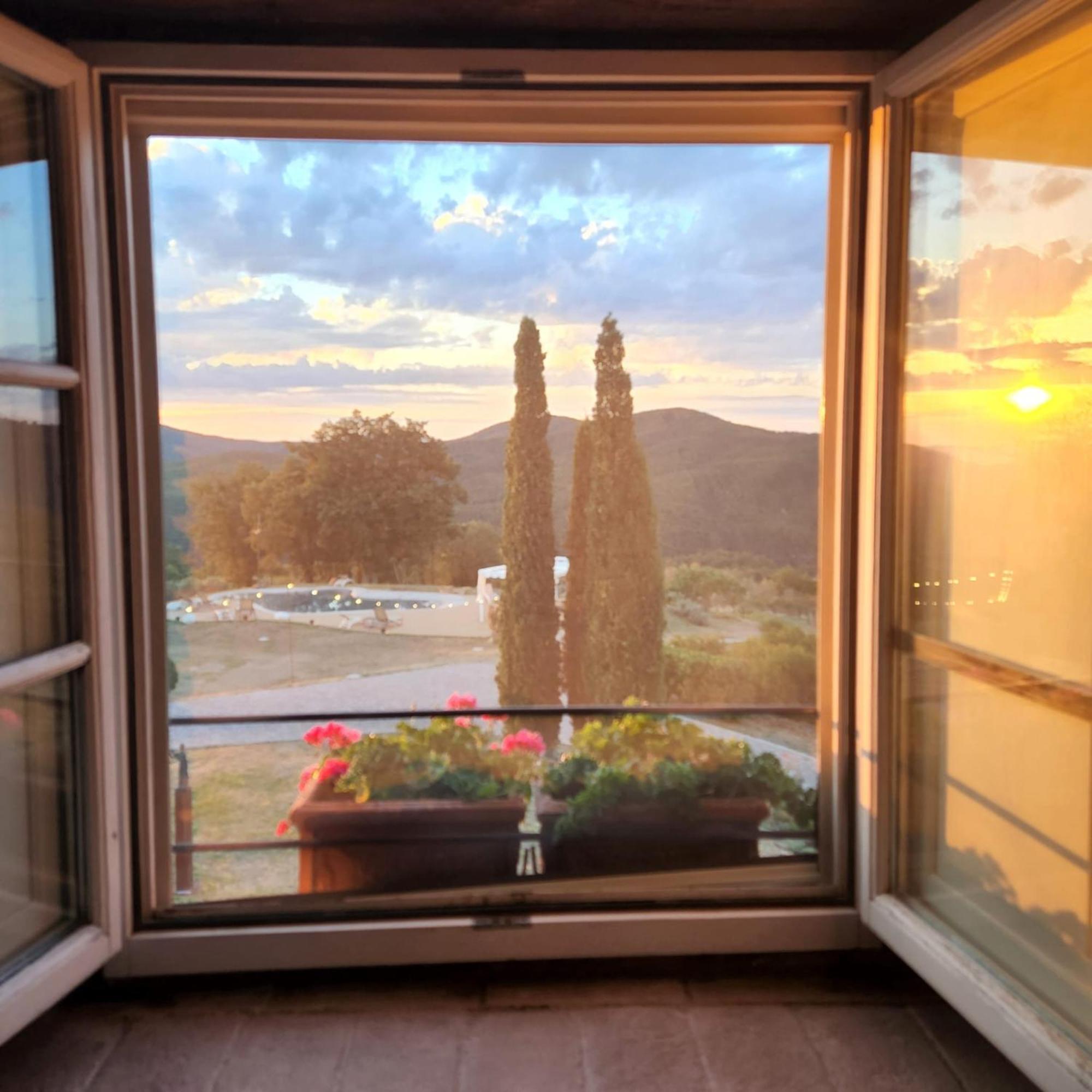 Vin Hotel - Wine Resort And Agriturismo 몬티에리 외부 사진